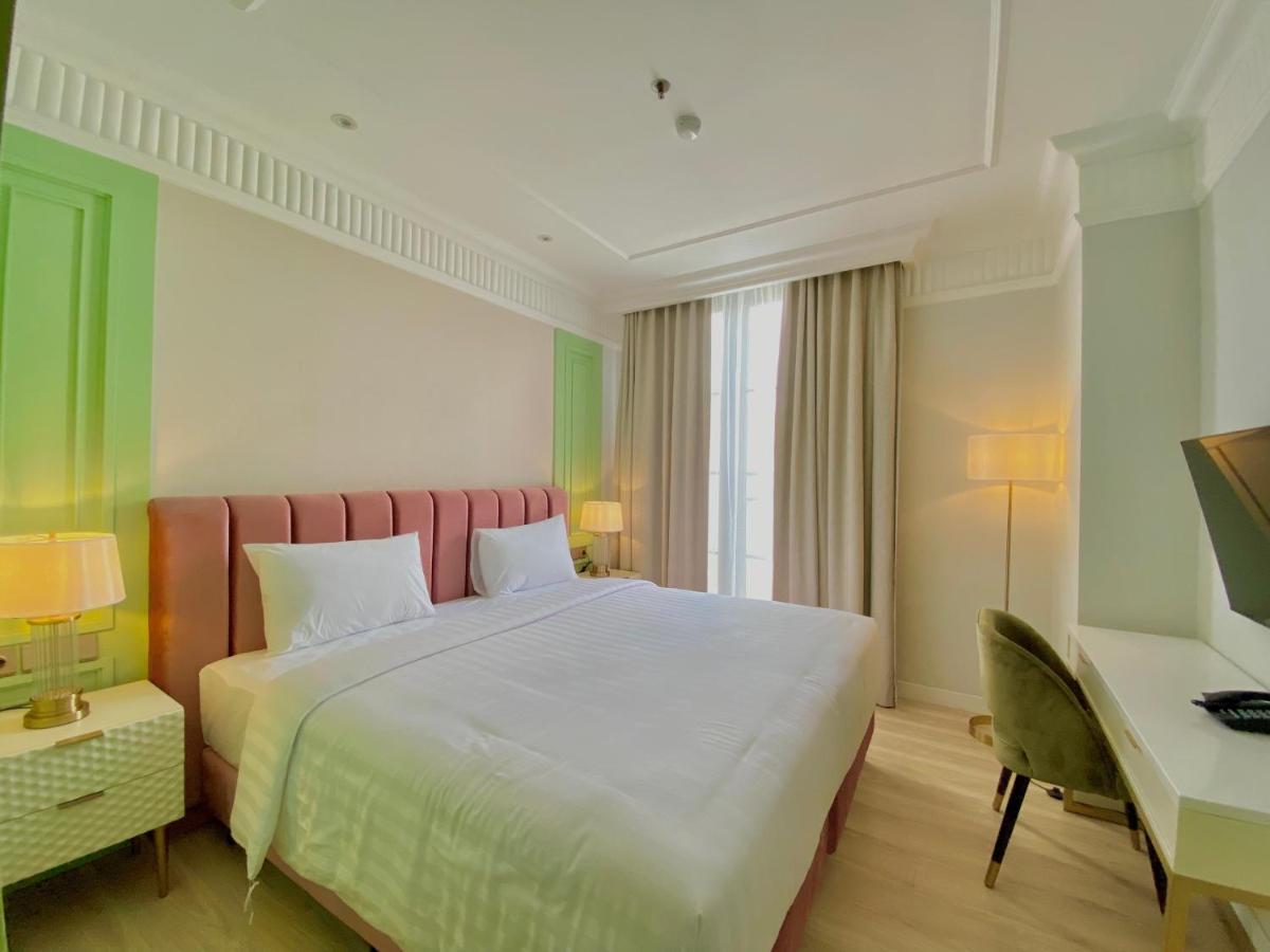 Maia Hotel Джакарта Экстерьер фото