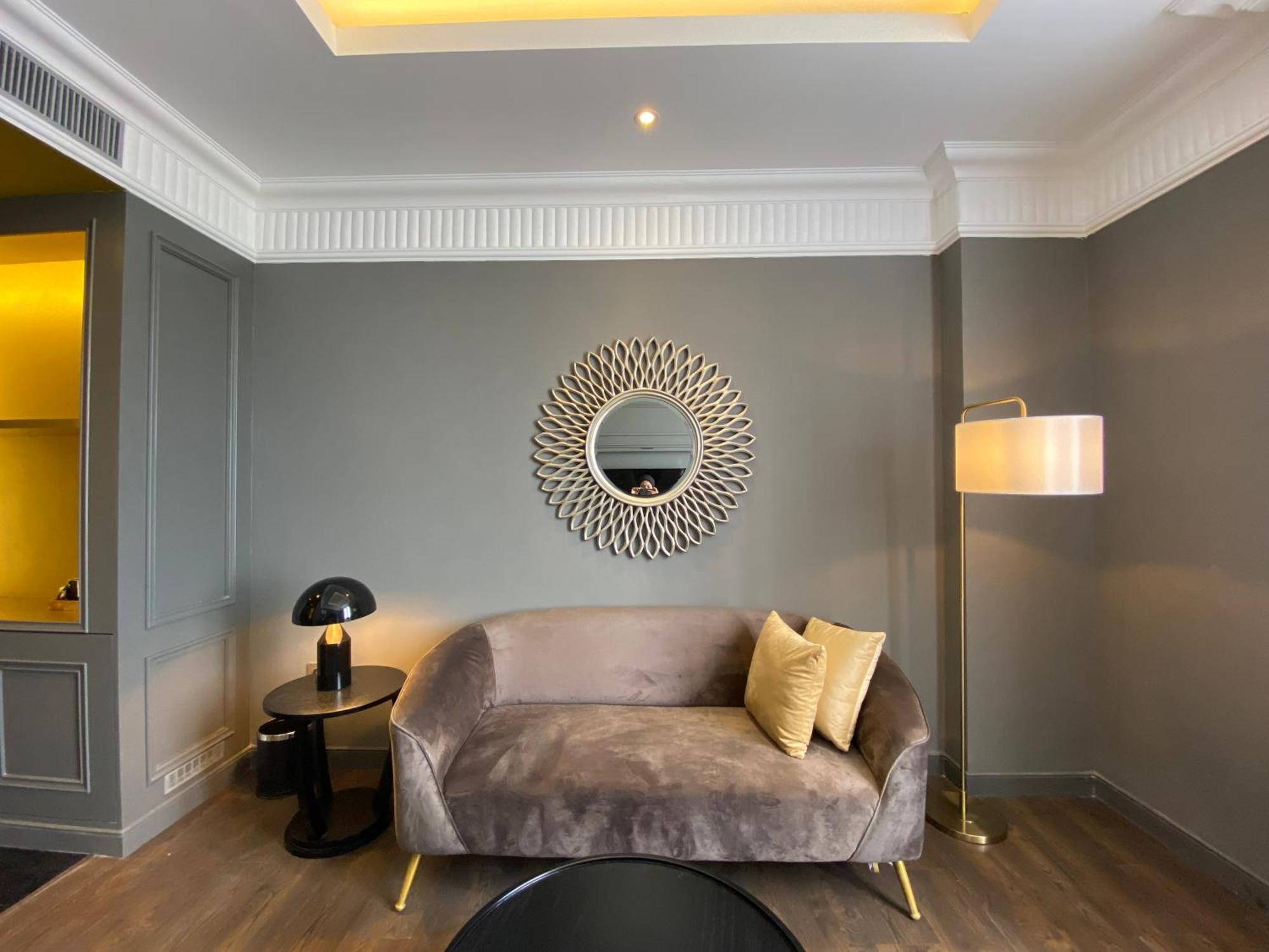 Maia Hotel Джакарта Экстерьер фото